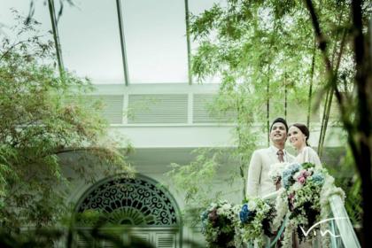 บรรยากาศงานหมั้นสุดหวานชื่น แอน-ภูริ พร้อมเพื่อนดาราคับคั่ง